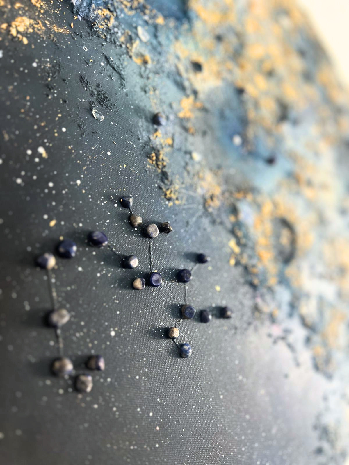 Luna pintada a mano