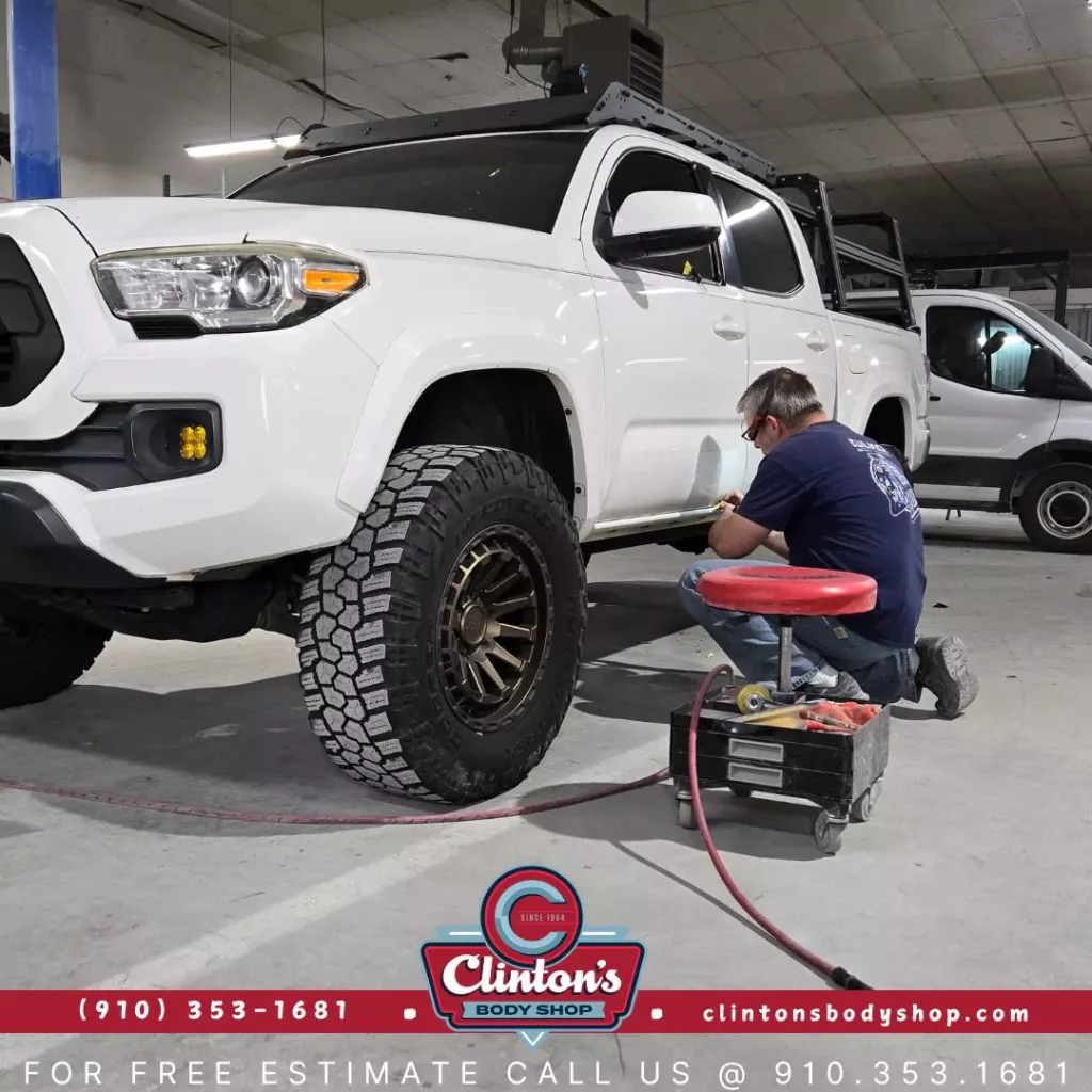 Clinton's Body Shop Inc logo