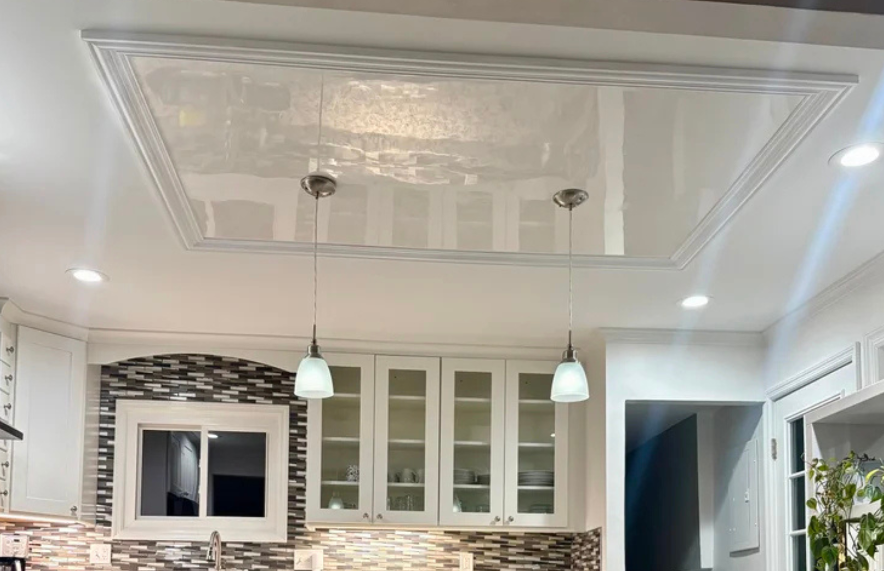 High-polish Grassello Venetian plaster ceiling in a luxury St. Louis home