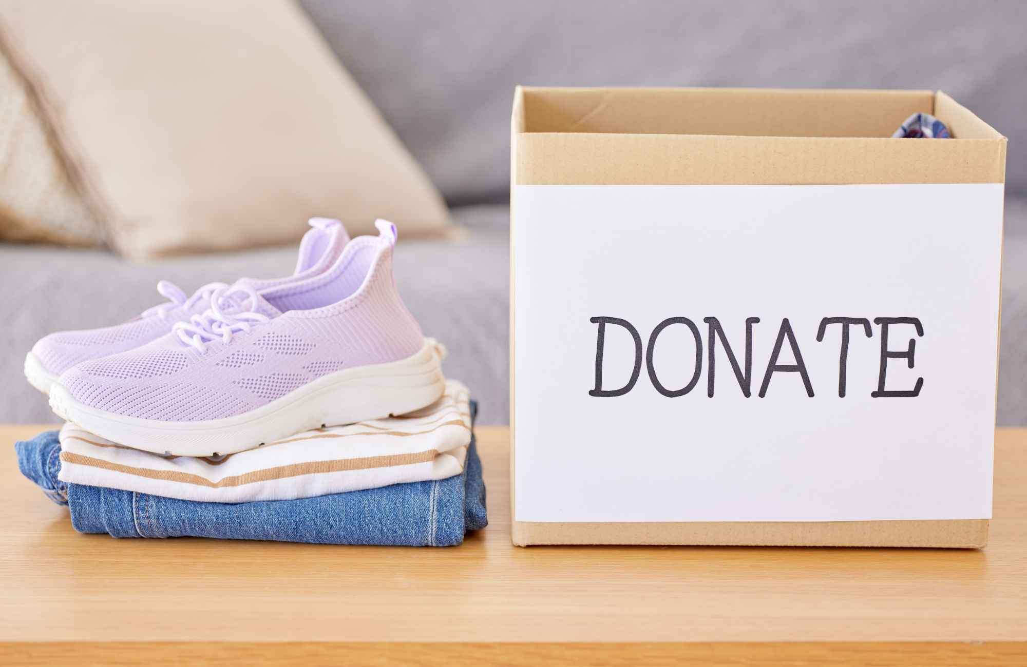 shannon's-organizing-solutions-lake-havasu-city-az-home-organizing-before-moving-donate-box-for-decluttering-clothes-efficient