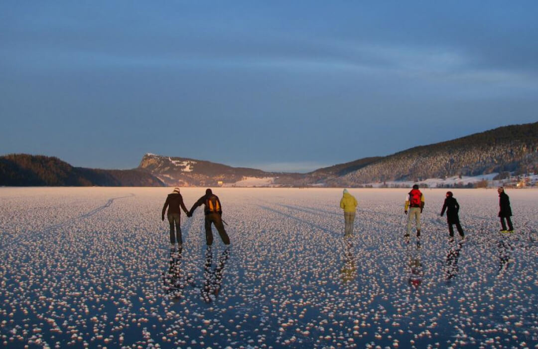 Patinage naturel sur le Lac de Joux – glace naturelle