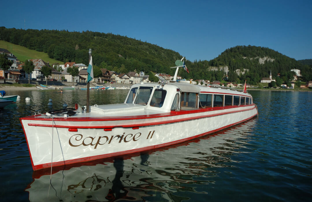 Bateau Caprice II sur le Lac de Joux – croisière estivale