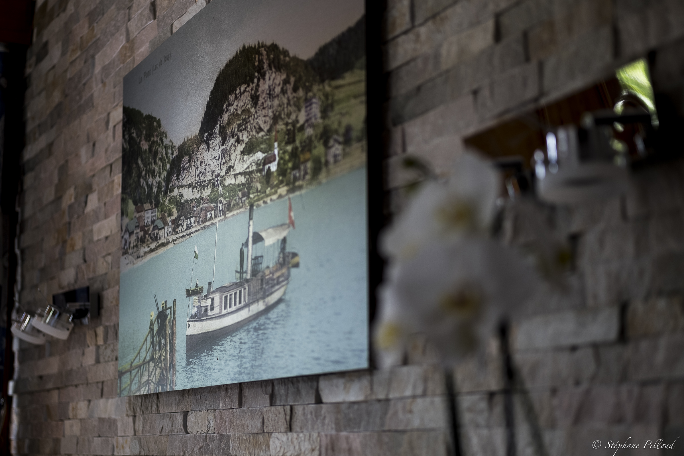 Décor mural du lac – Hôtel de la Truite