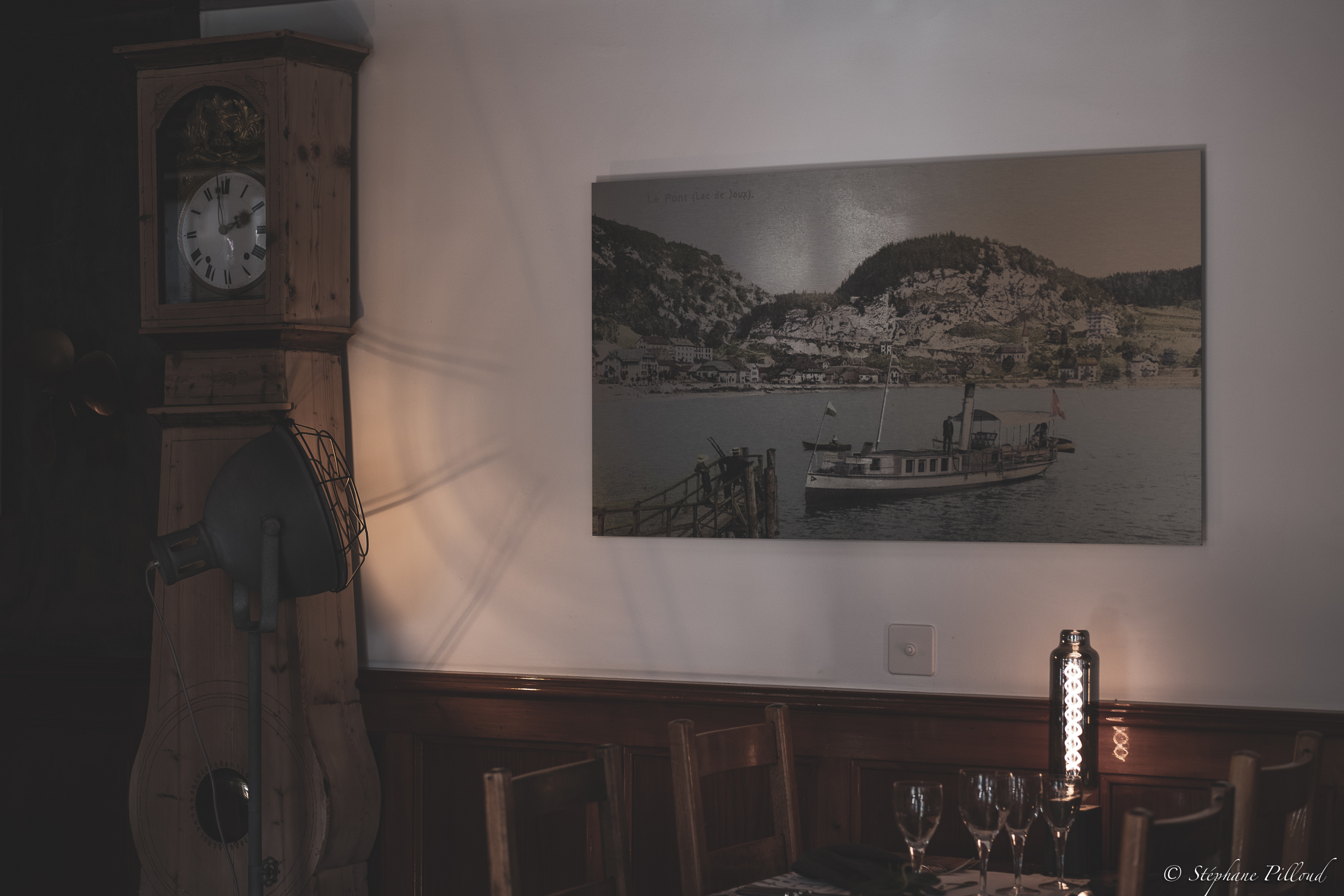 Ancienne horloge hotel de la truite lac de joux