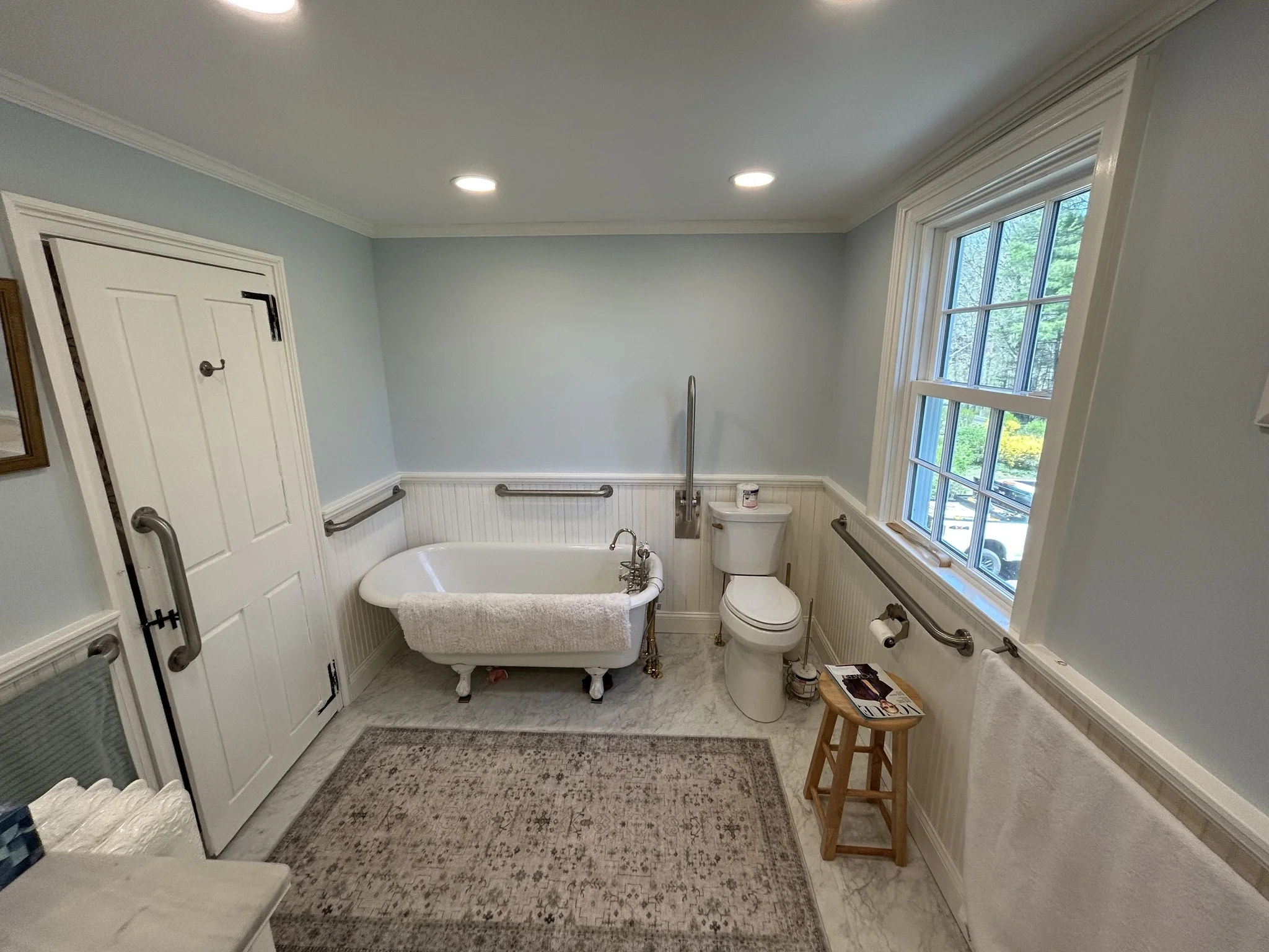 Bright Bathroom Design