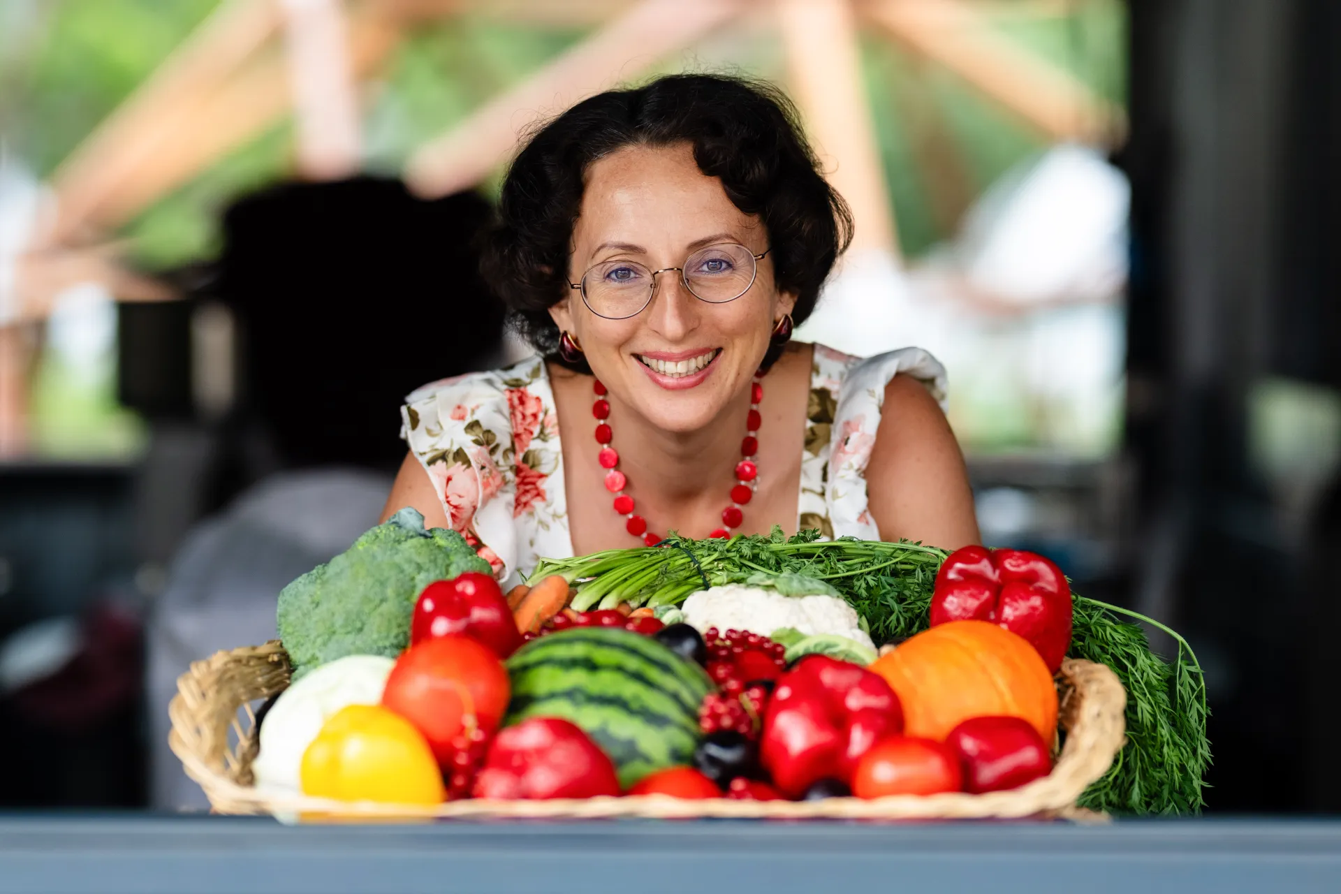 Nadia mit frischer Ernte