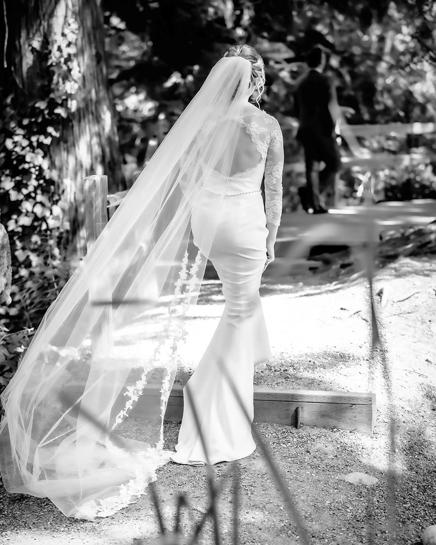 Bride walks towards the groom for their first look.