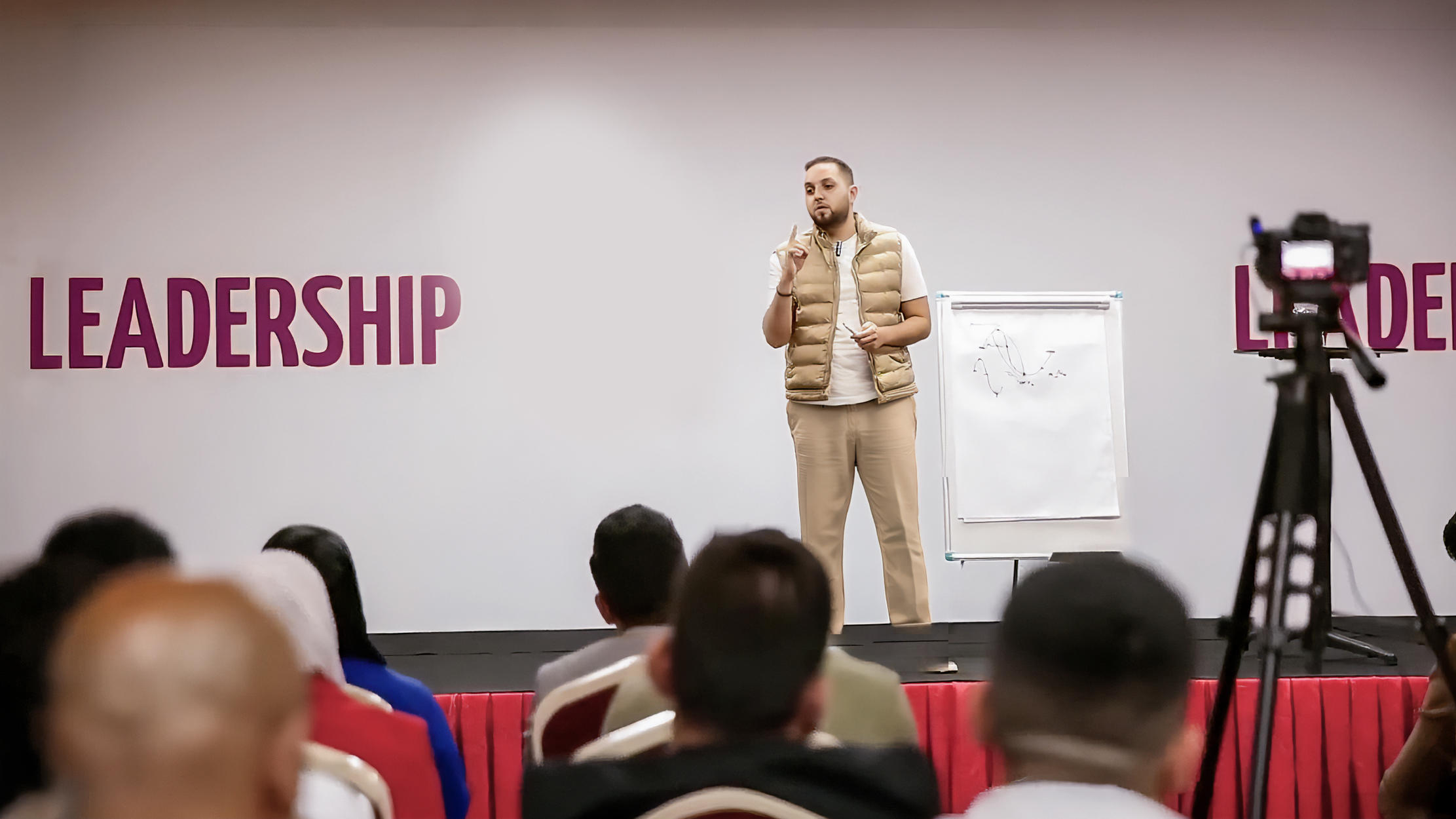 غيث عماد على المسرح