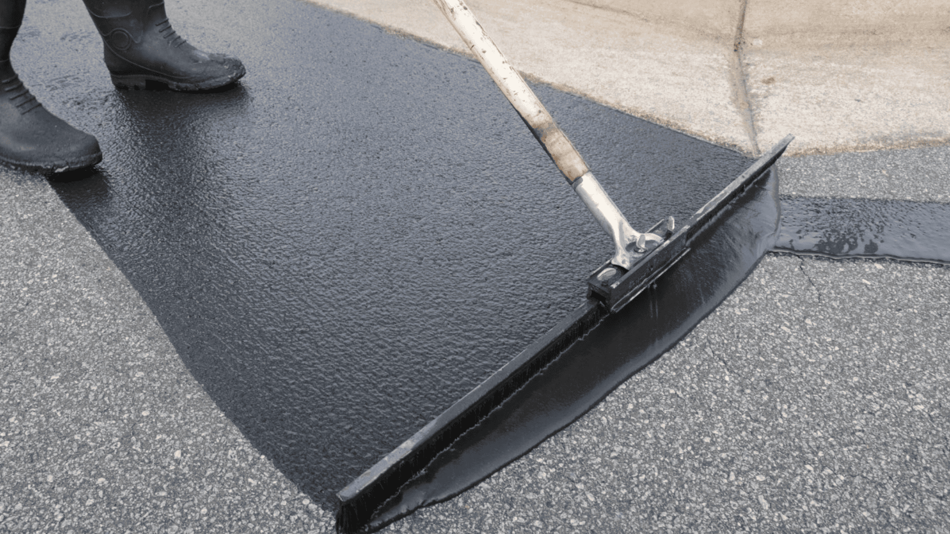 Asphalt Sealcoating
