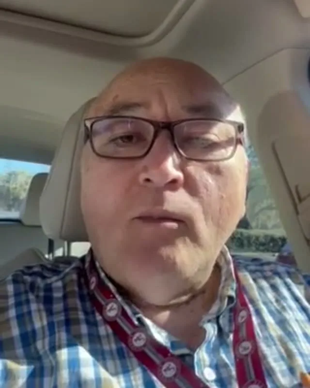 Joseph Wadas recording a video review of Pyxa