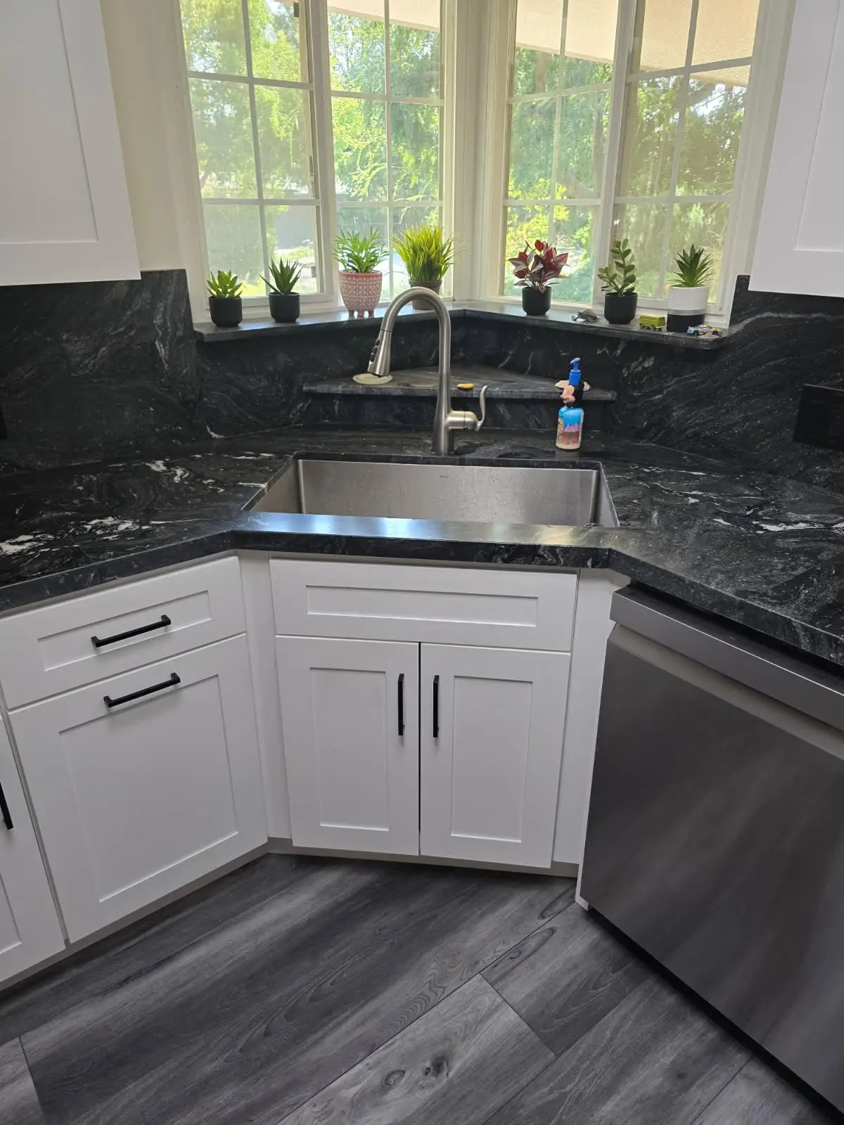 Kitchen remodeling Visalia CA, custom cabinets and countertops by Darling Construction