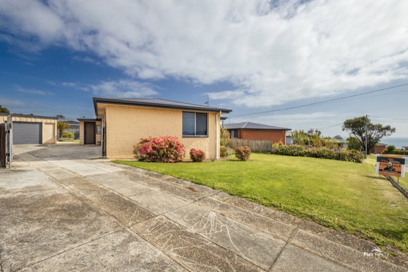 Somerset TAS ocean-view home