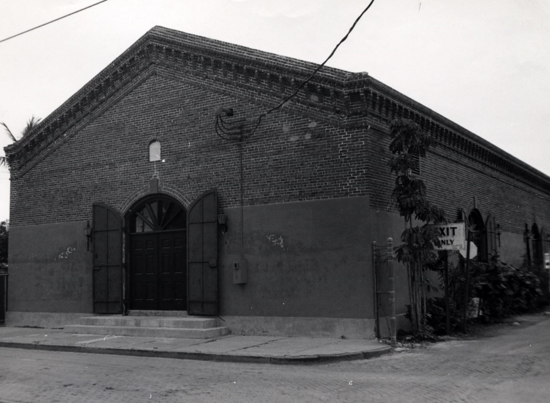 Wall & Co. Warehouse, 410 Wall Street