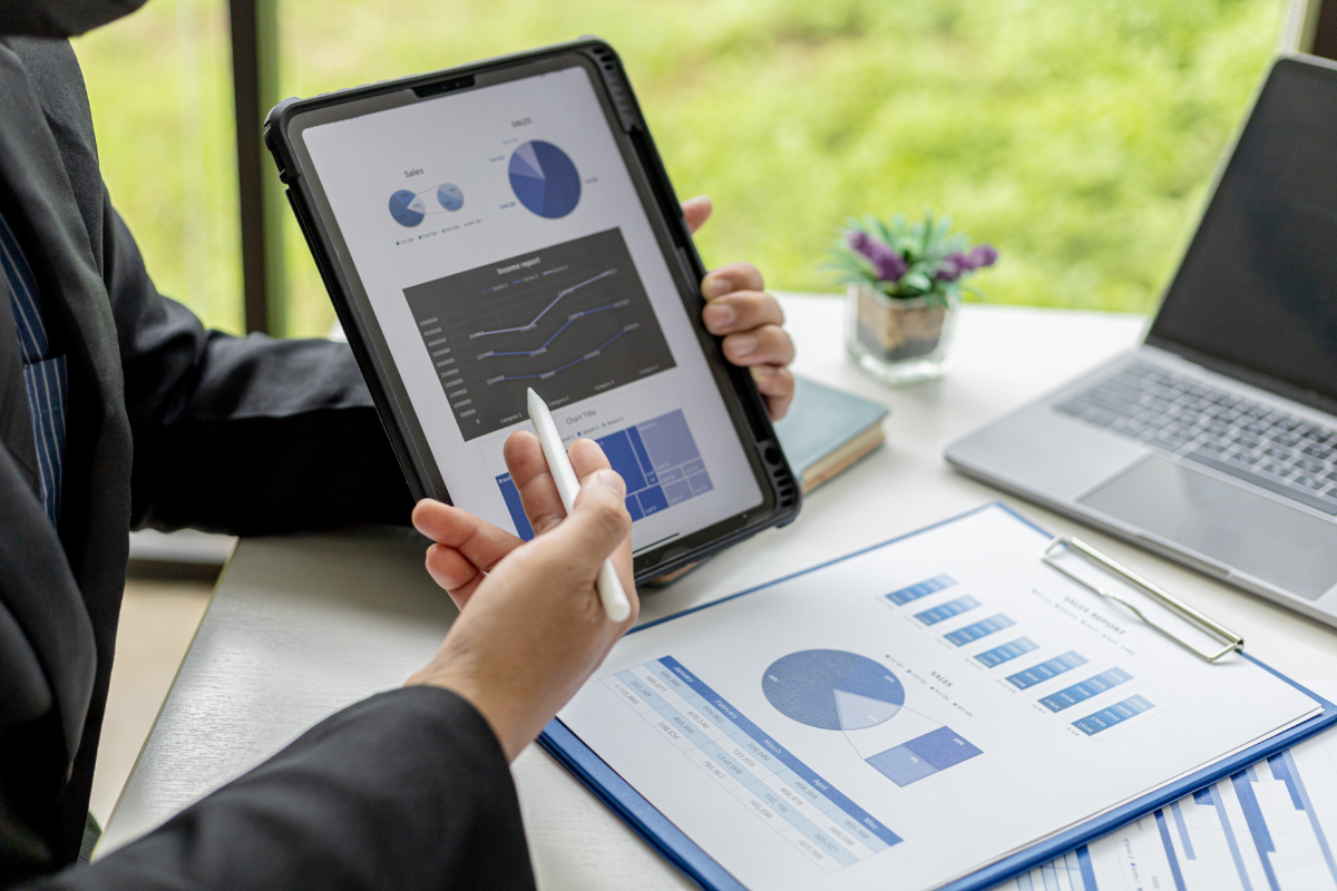 Growth chart and Australian ecommerce success background