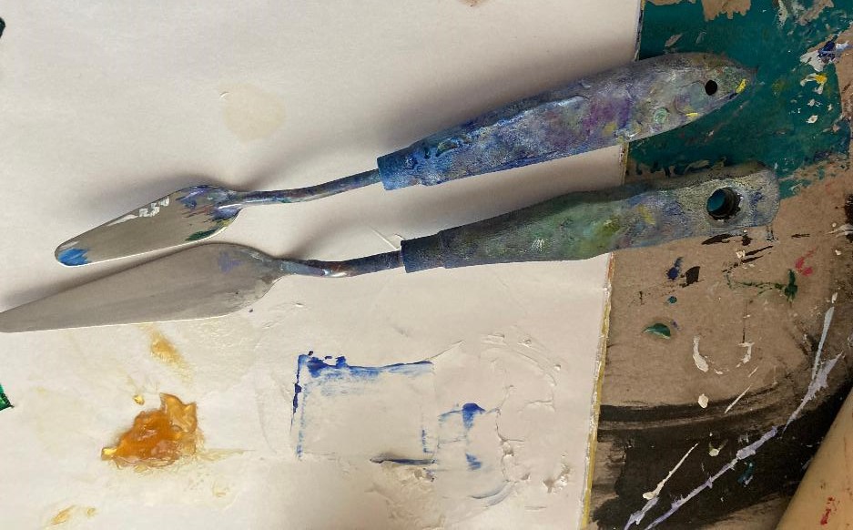 Photo of palette knives used by Linda Stonestreet atd Gallery Eleven in Charleston WV.