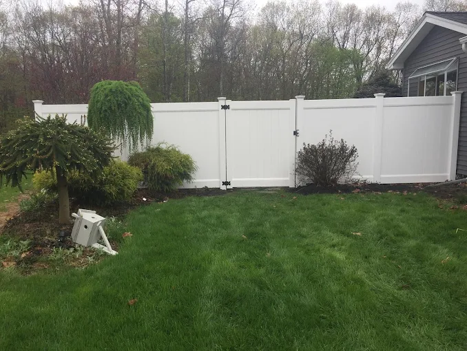 White Vinyl Scalloped Picket Fence