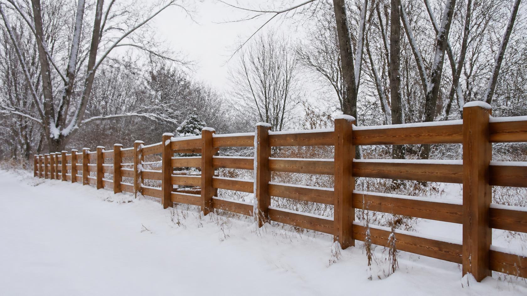 Durable residential fence in Rochelle, IL designed to handle Midwest winter conditions, including freezing temperatures, snow, and seasonal ground movement. Durable residential fence in Rochelle, IL designed to handle Midwest winter conditions, including freezing temperatures, snow, and seasonal ground movement.