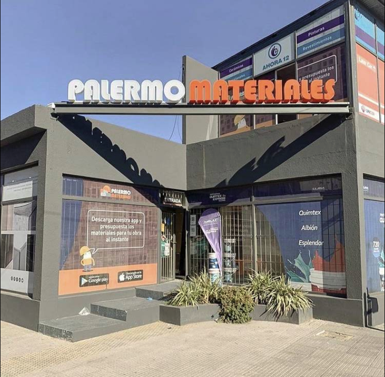 Frente del local de Palermo Materiales en Av. Juan B. Justo 1700, Palermo, CABA