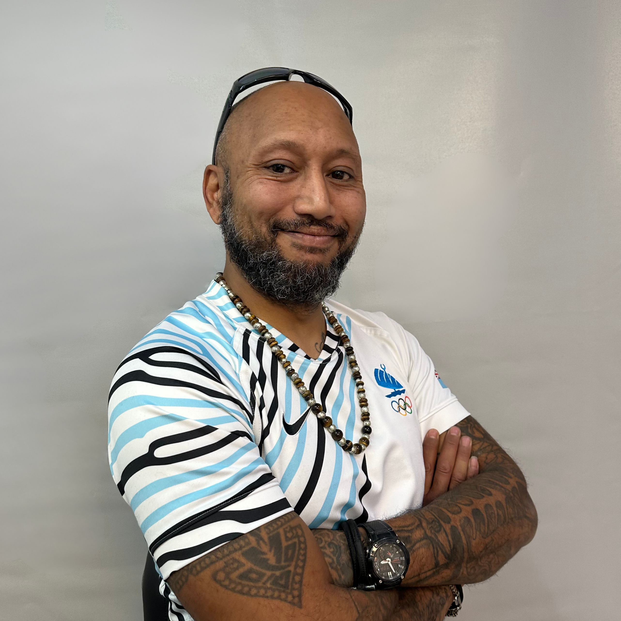 Tattoo artiest Alex aan het werk bij Iris Tattoo Art Deventer