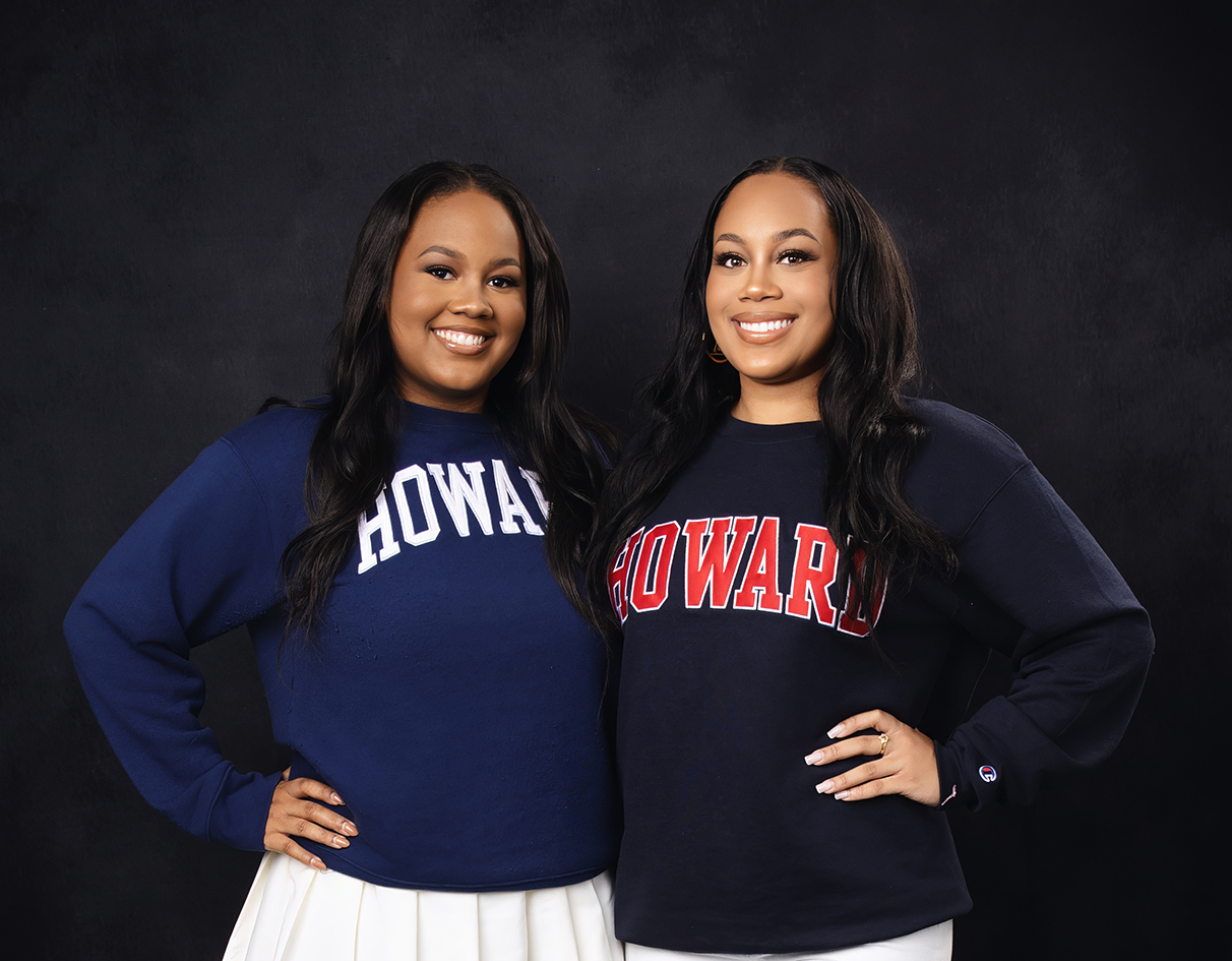 LaTandra’s adult daughters together during their annual family portrait experience in Franklin, Tennessee