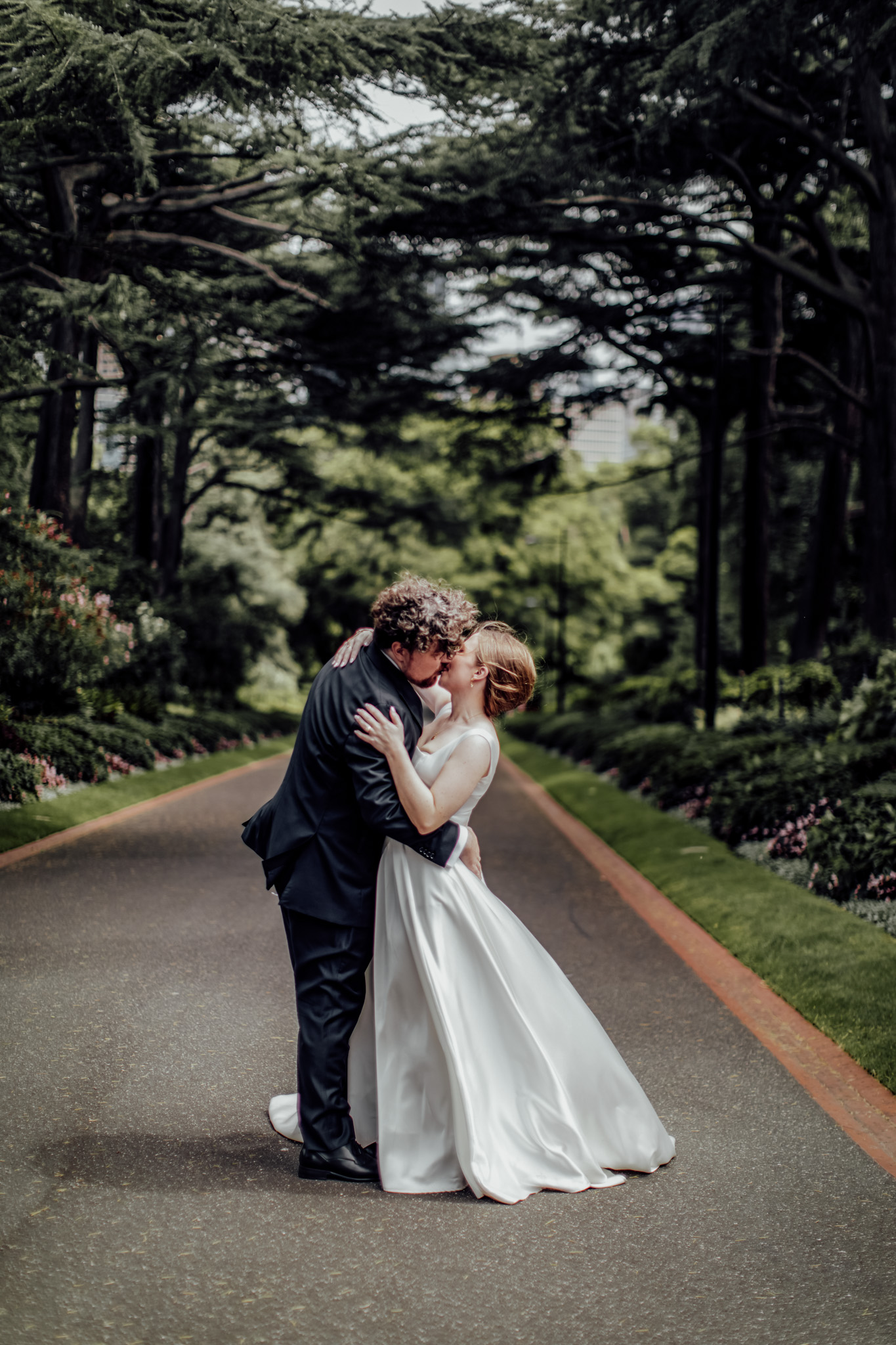 Wedding moment — tender