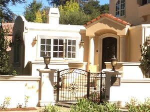 {{ custom_values.service_2 }} in {{custom_values.area_4})