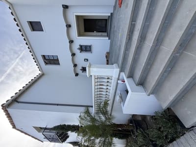 {{ custom_values.service_4 }} in {{custom_values.area_7})