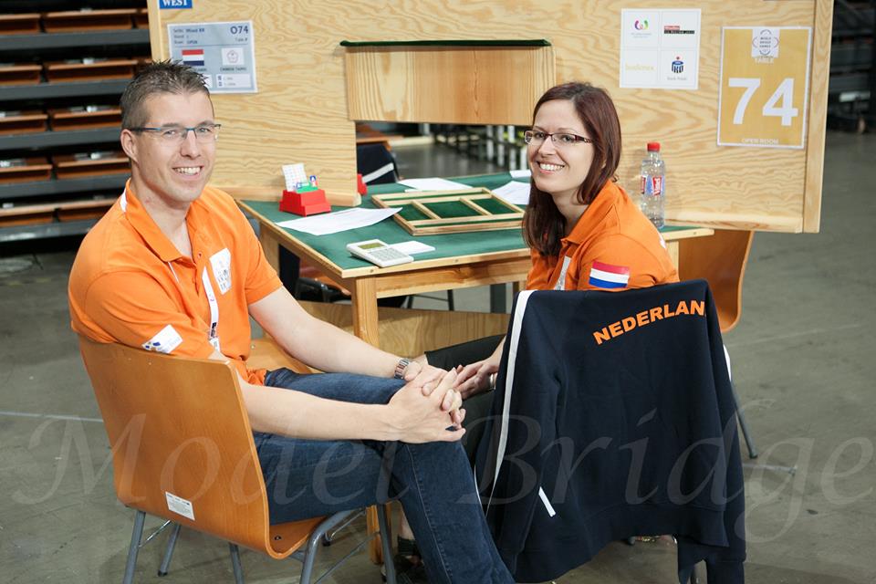 Richard Ritmeijer en Magie Tichá aan de bridgetafel, WK-selectie Nederland