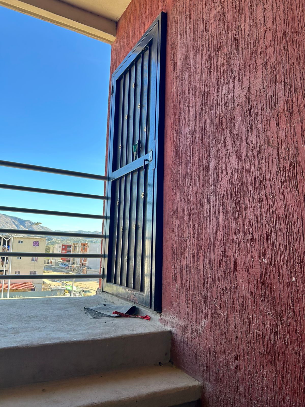 Acceso exterior de una vivienda