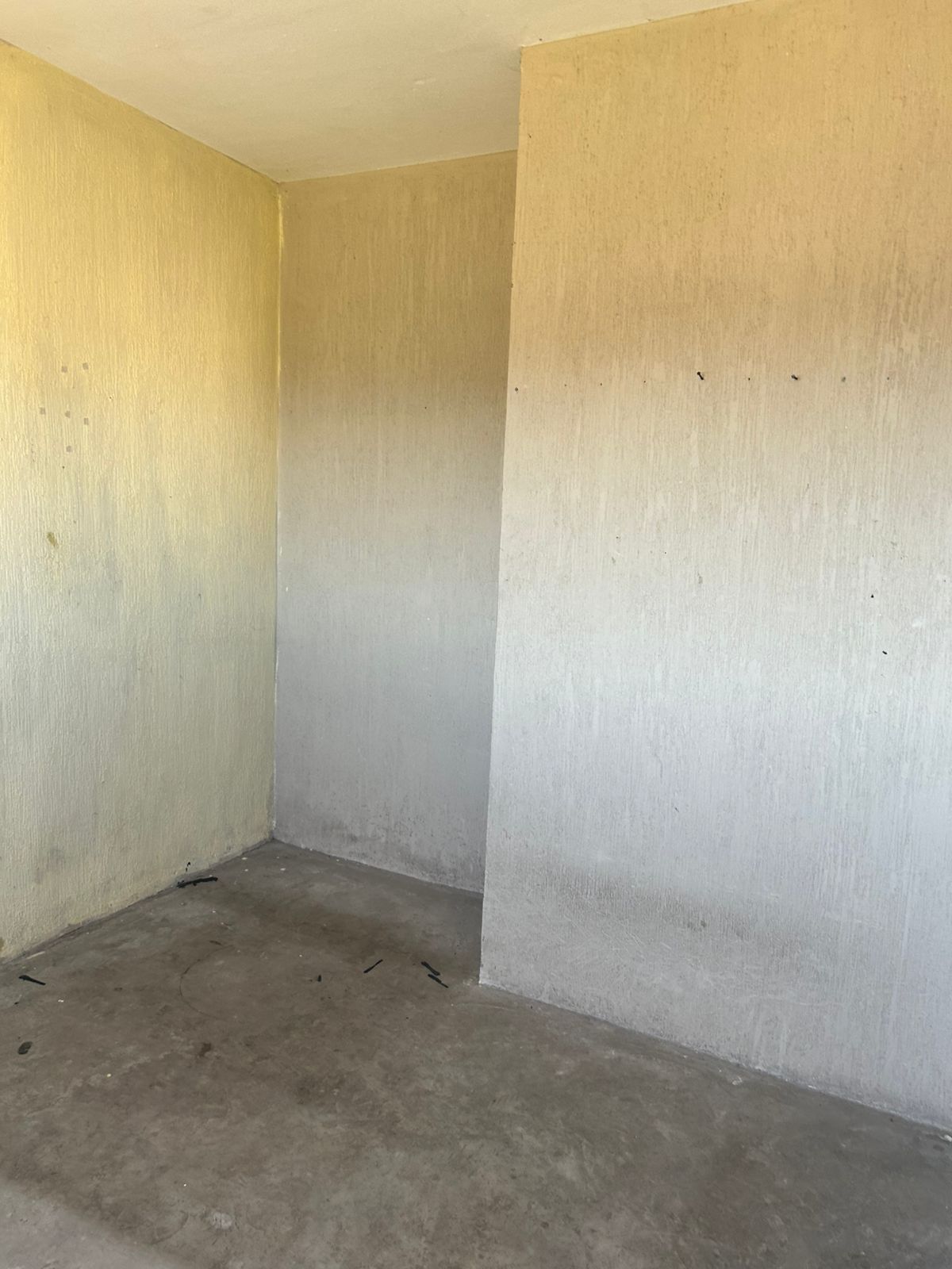 Interior de vivienda listo para remodelar