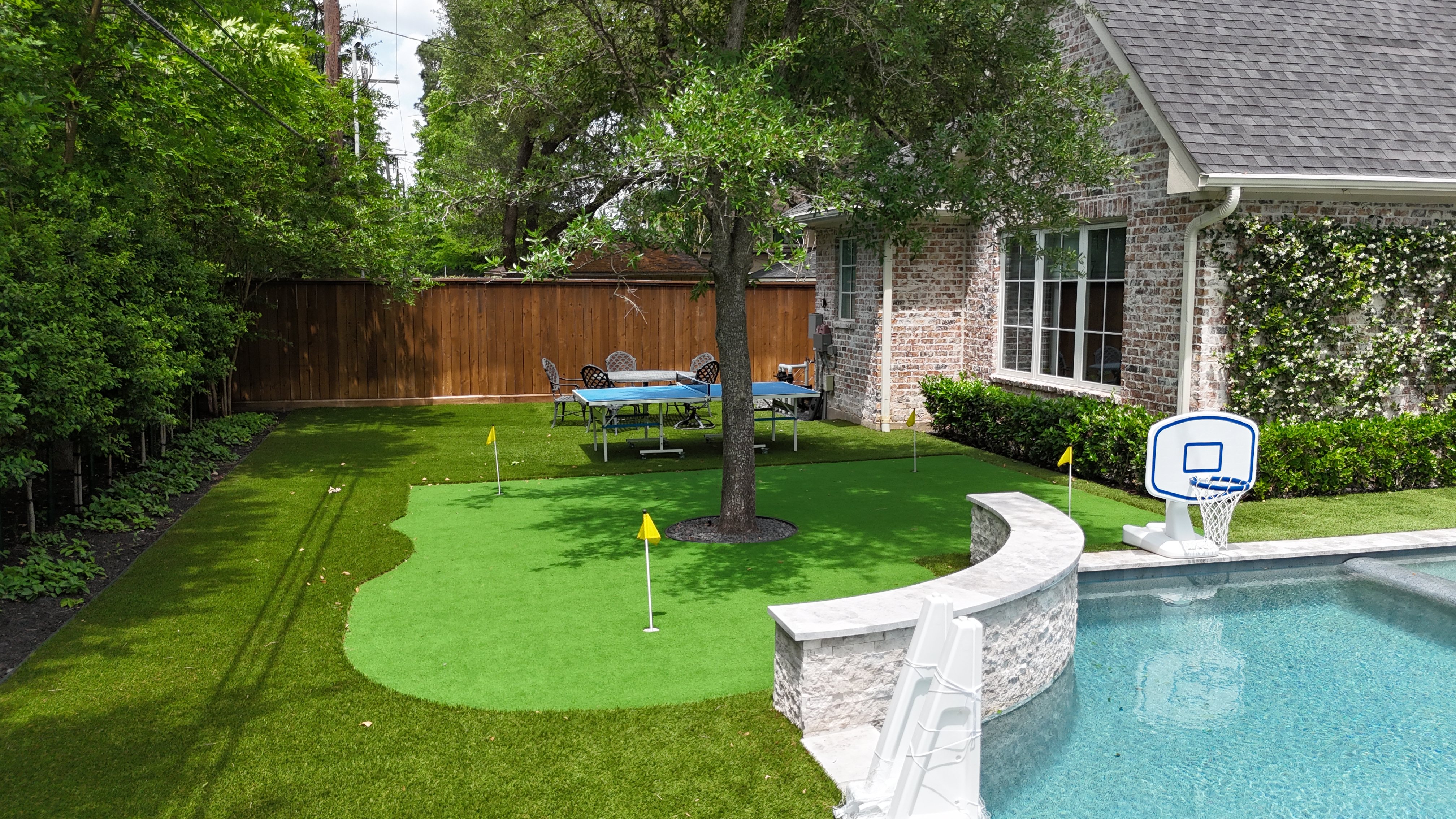 Modern outdoor oasis