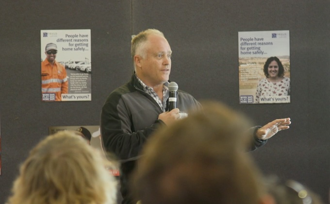 Andy Irvine delivering leadership training