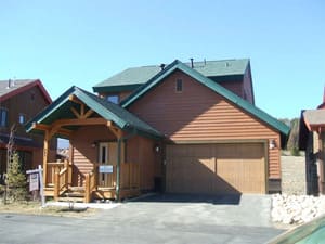 {{ custom_values.service_4 }} in {{custom_values.area_2})