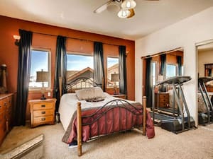 {{ custom_values.service_4 }} in {{custom_values.area_3})