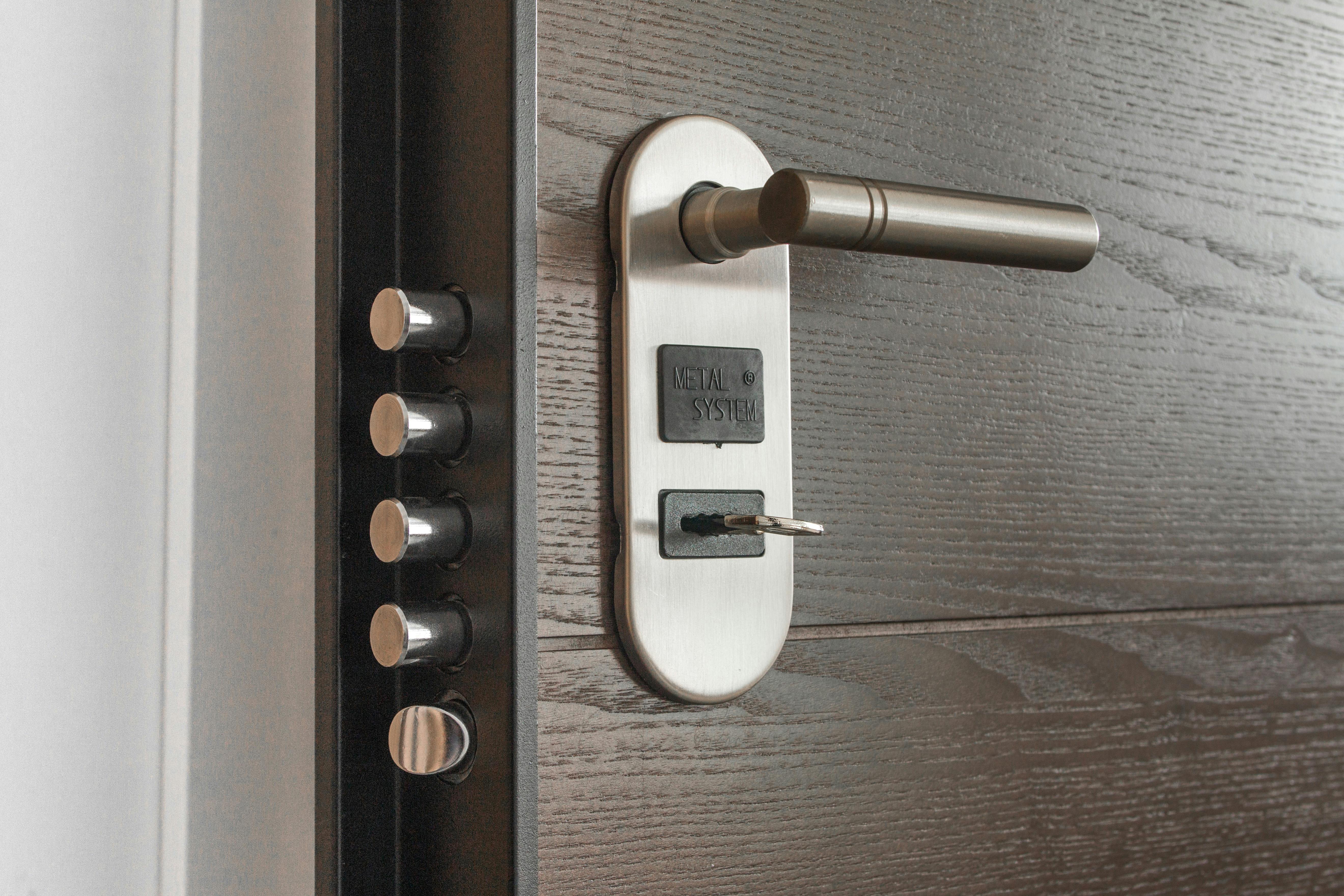 Doors and locks repair