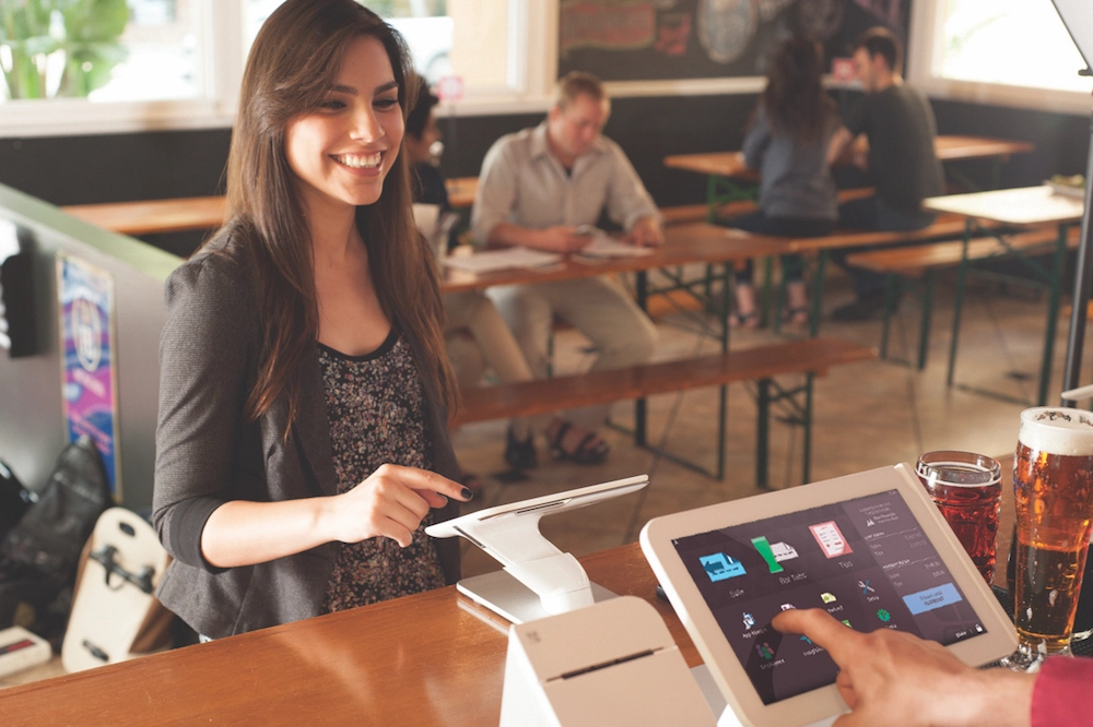 Restaurant bar using Clover POS system in San Antonio