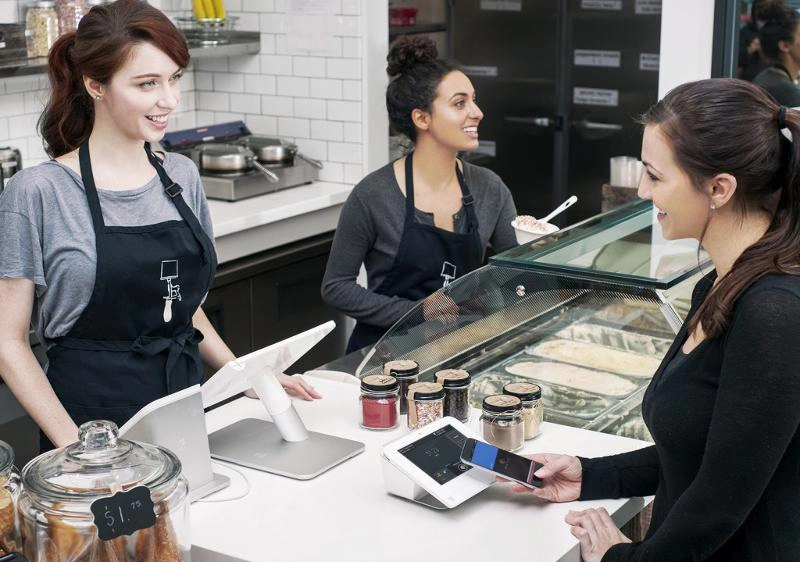 Ice cream shop accepting contactless payment with Clover in San Antonio