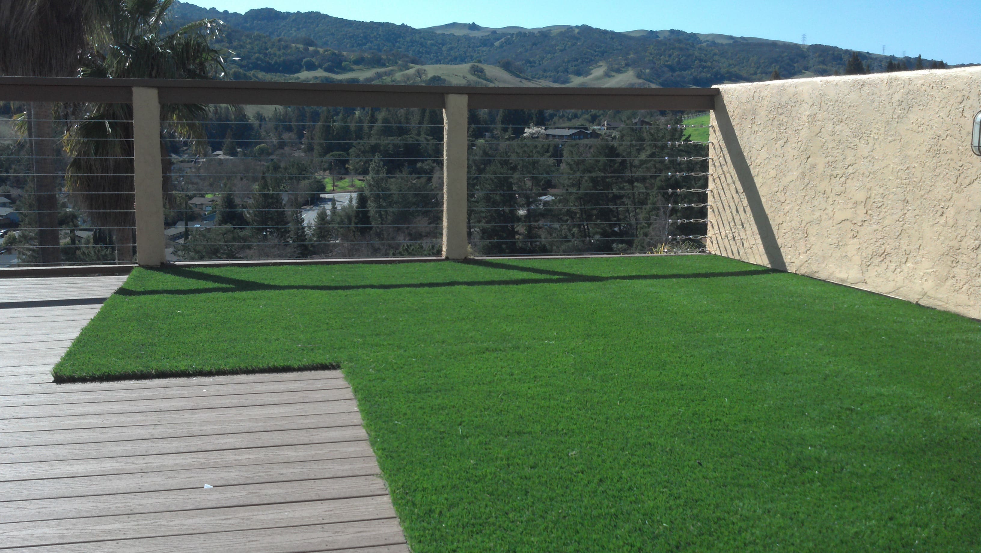 Paver patio and outdoor living space with retaining wall in the East Bay - Paradise Building Materials project