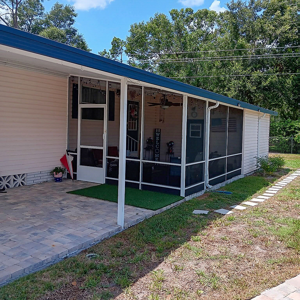 Screen enclosure around a lanai