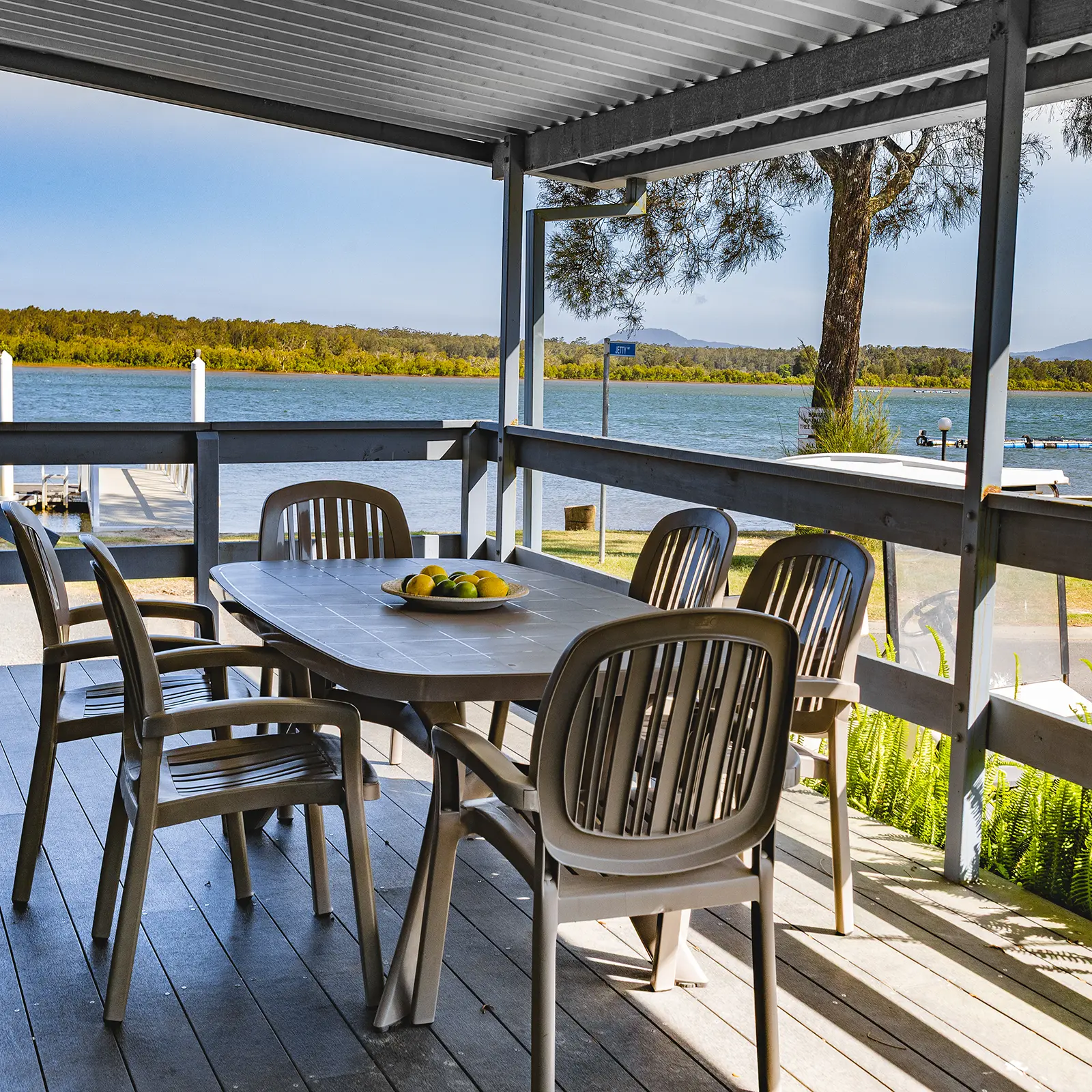 Sea Eagle riverfront cabin Nambucca Heads exterior