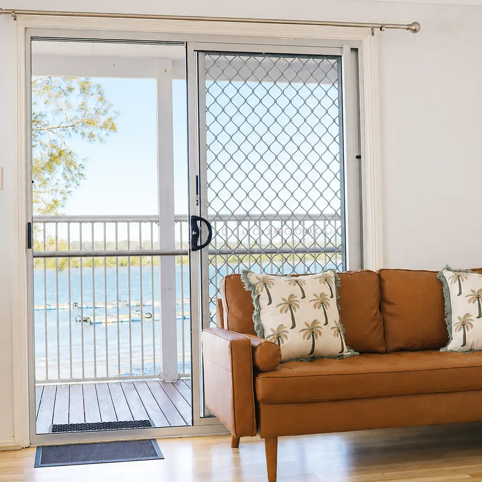 Kingfisher deluxe riverfront cabin Nambucca Heads exterior