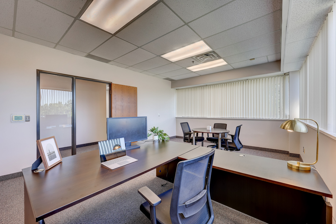 Spacious room suited for client meetings
