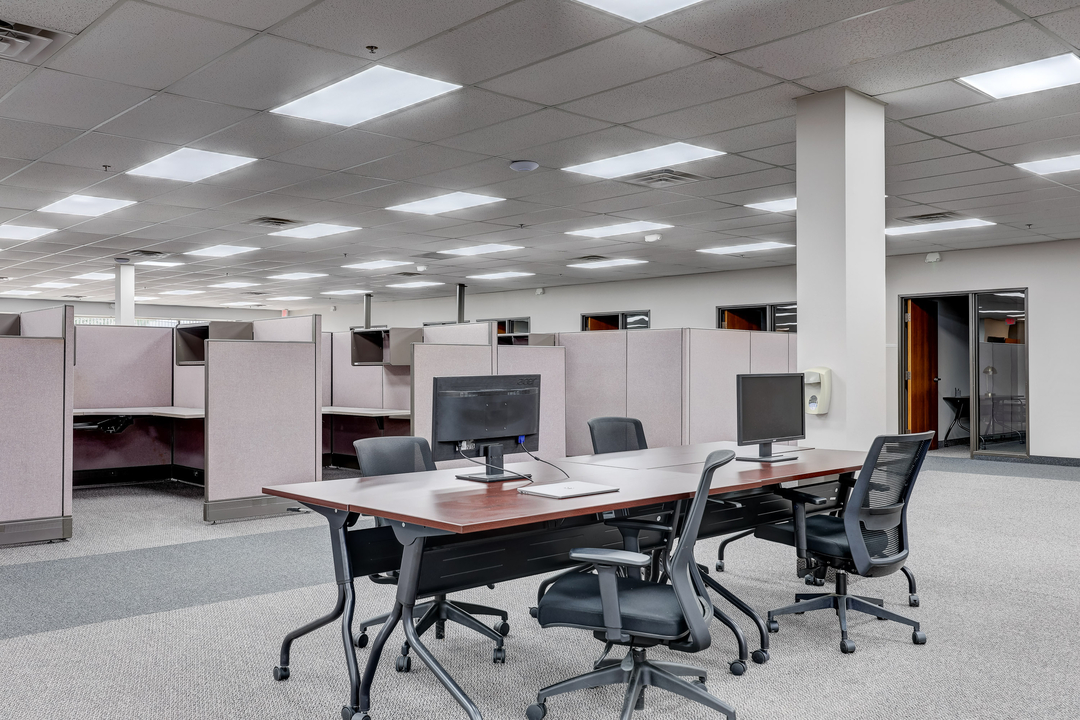 Structured workstation area for hands-on training
