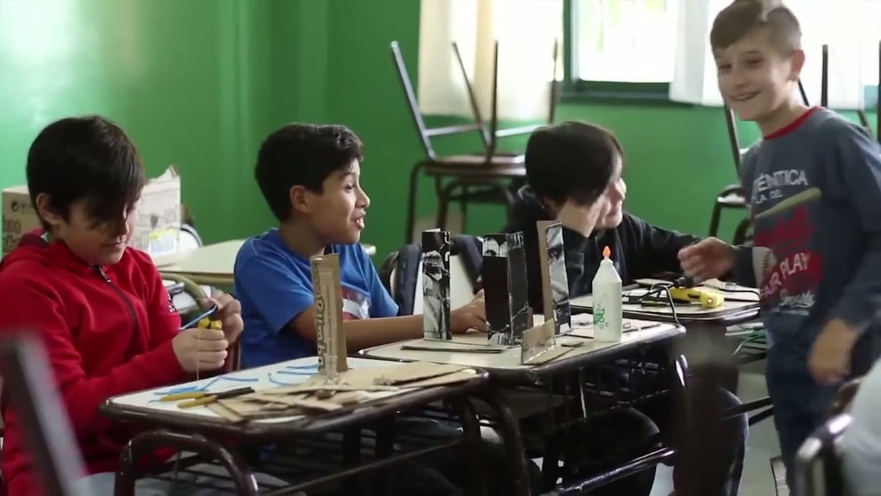 Alumnos de los Talleres Tecnológicos con sus proyectos