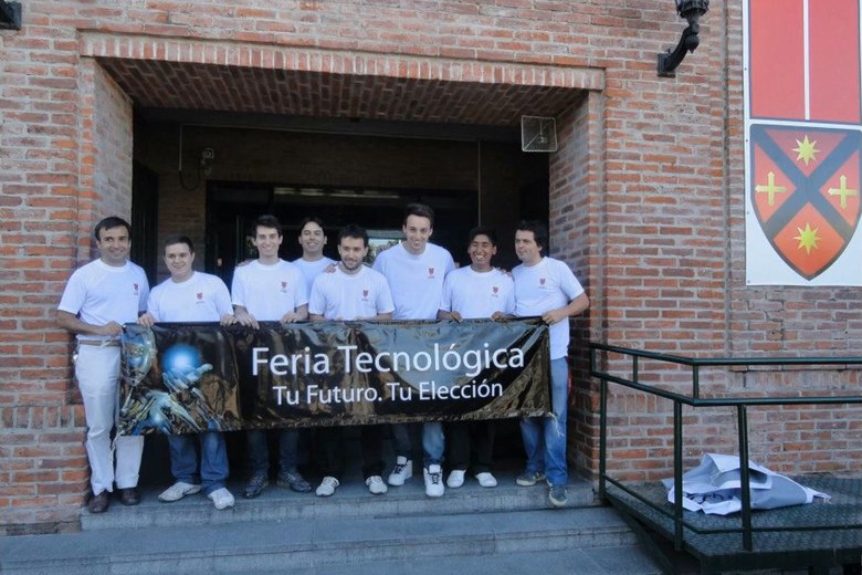 La Feria Tecnológica en la fachada del Instituto