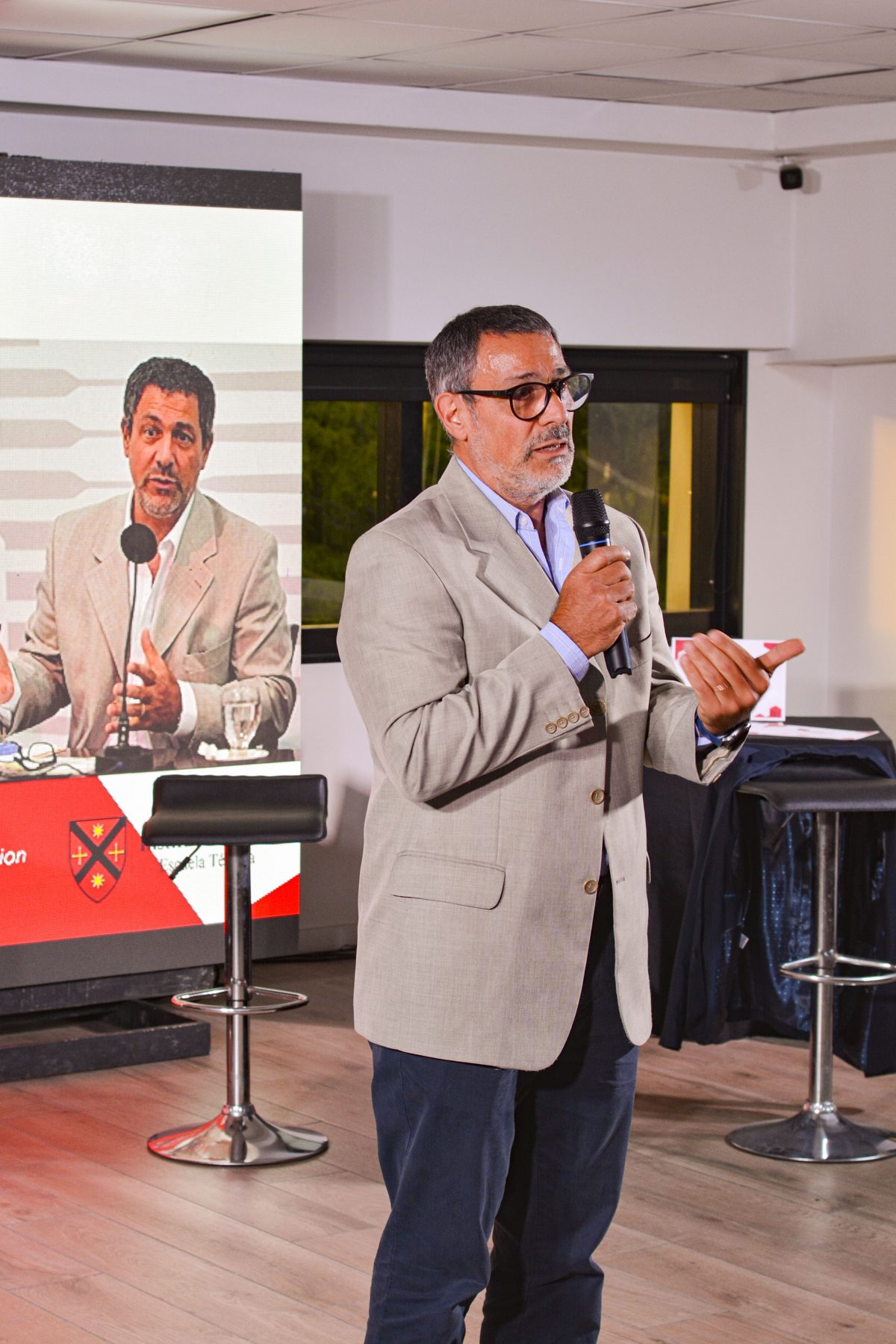 Santiago de la Barrera durante su charla