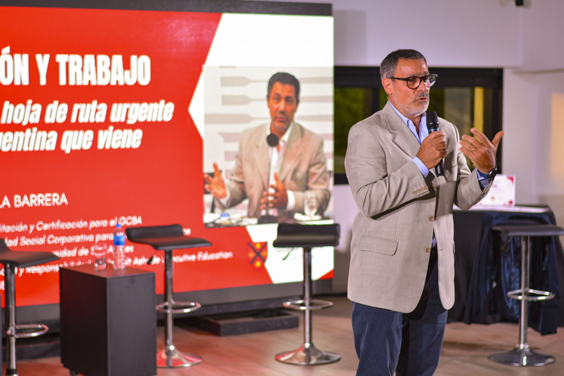 La charla de Santiago de la Barrera: «Educación y trabajo».