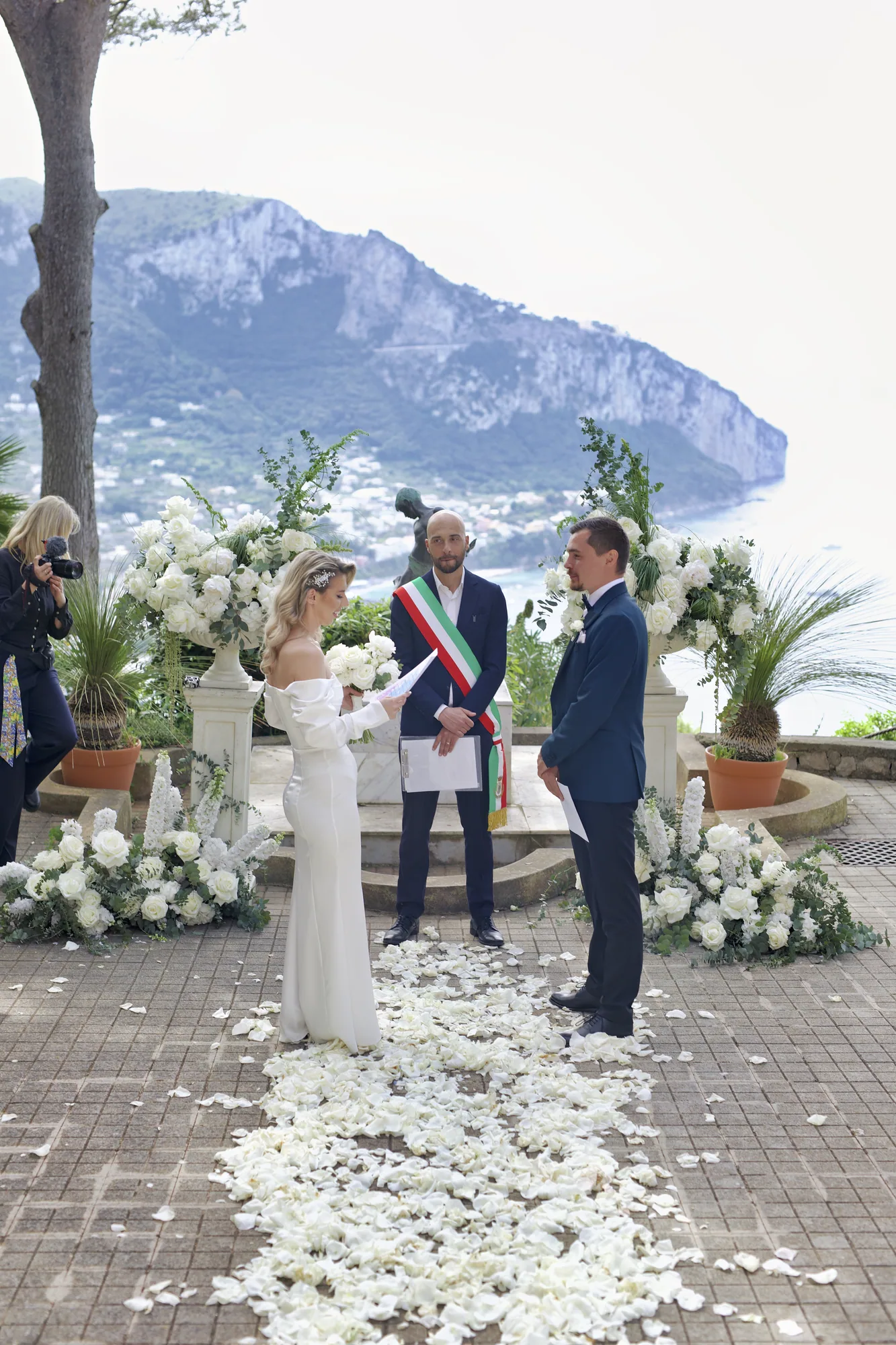 Civil wedding ceremony in Italy