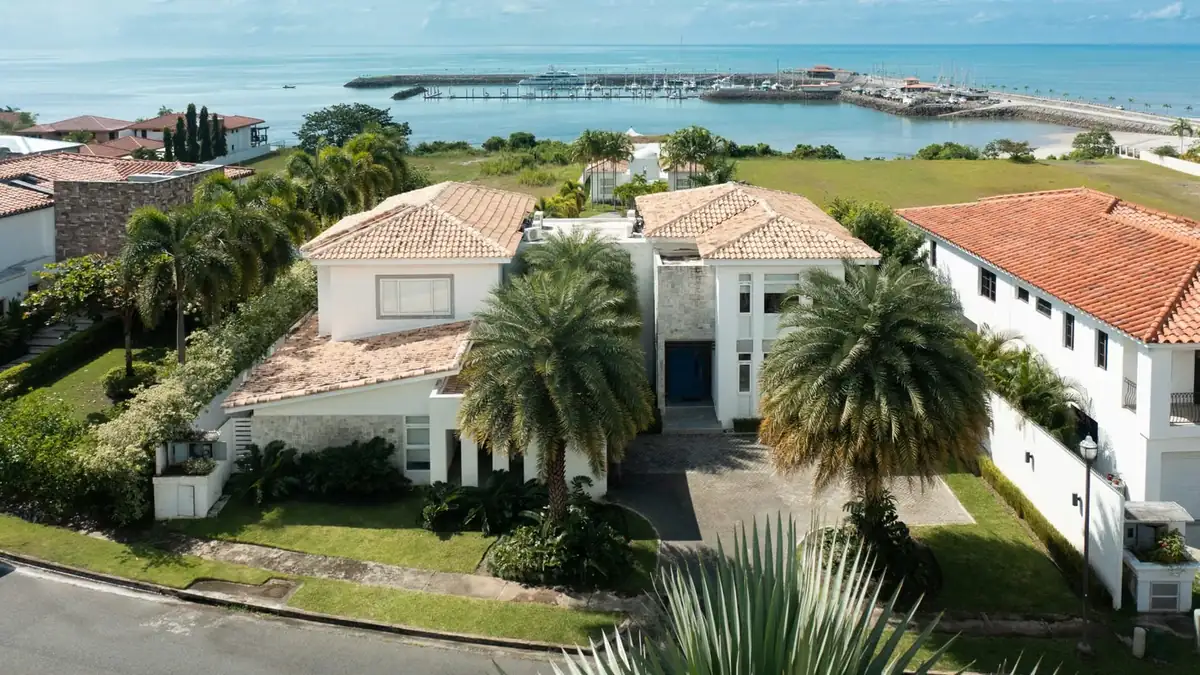 Vista Mar mansion — photo 2