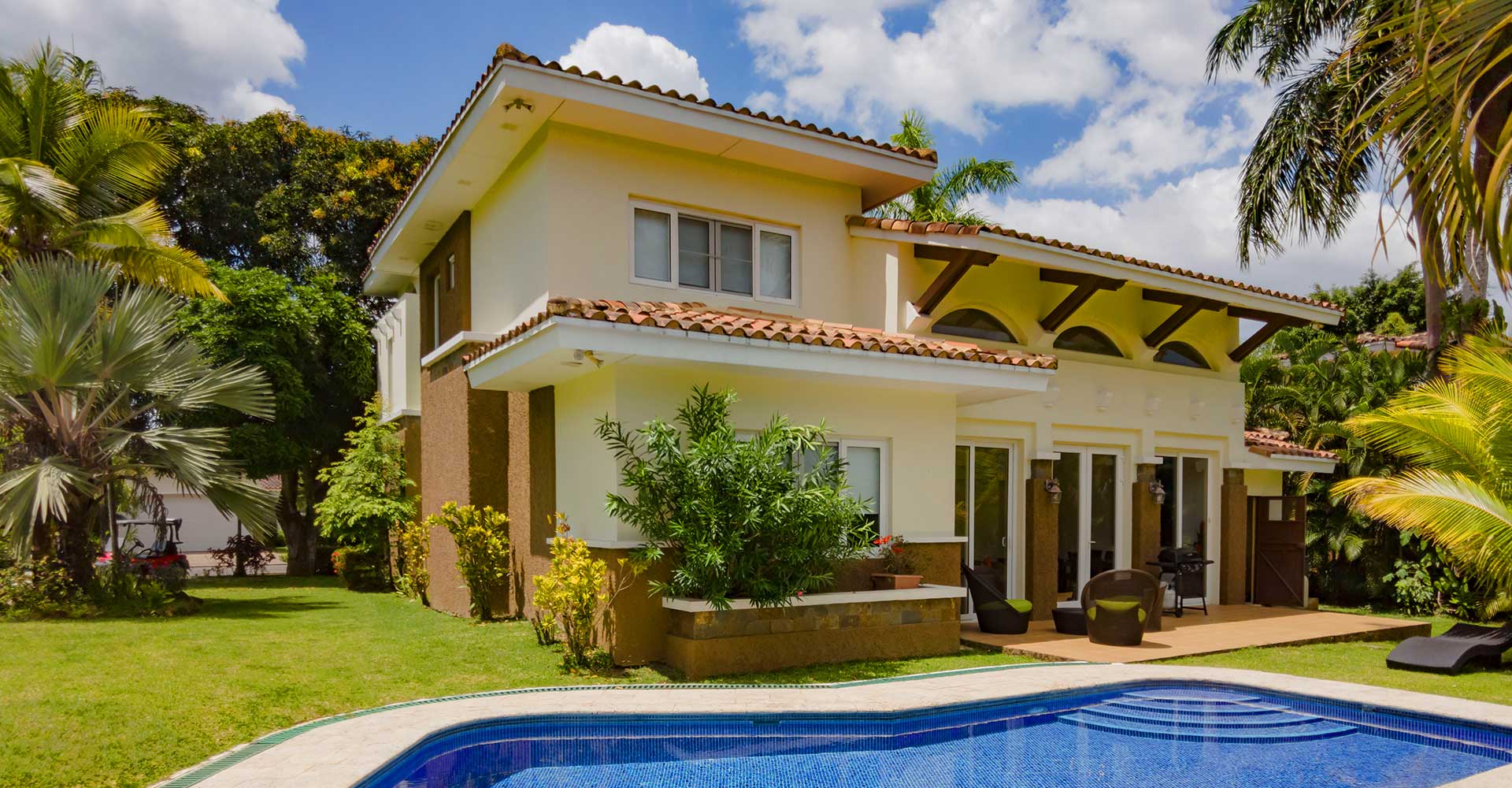 Mediterranean villa with garden and private pool